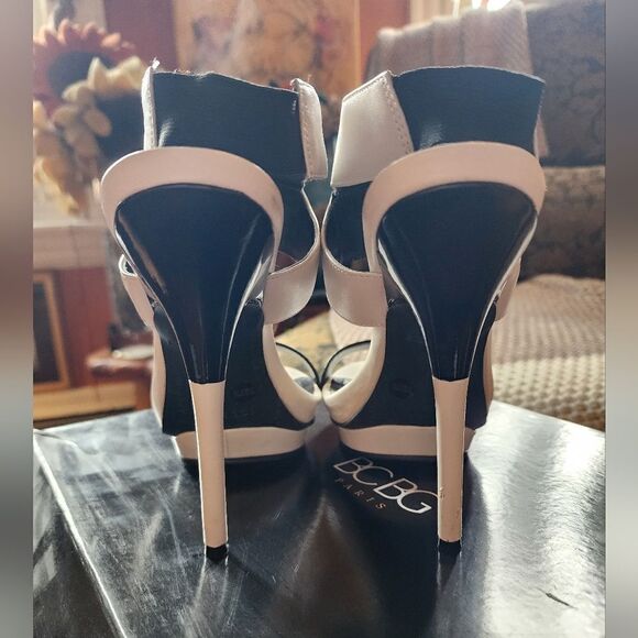 BCBG Greer black & white heels size 7.5 - Picture 3 of 11